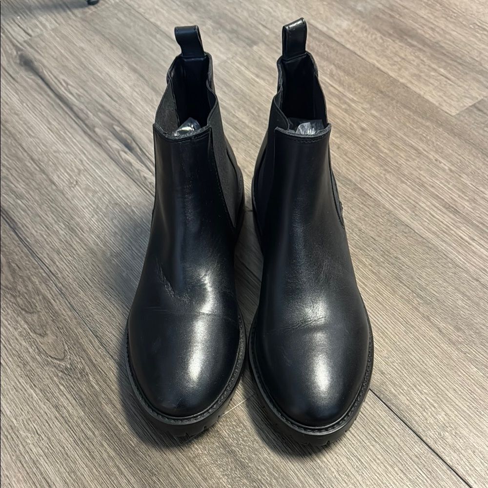 Steve Madden LYSETTE BLACK LEATHER Chelsea Ankle Boots Size 9.5 - Picture 4 of 10
